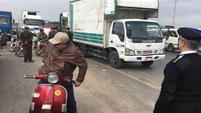 سحب 7 آلاف و372 رخصة لعدم تركيب الملصق الإلكتروني