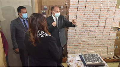 محافظ أسيوط يتفقد مخزن الأدوية الرئيسي بحي شرق | فيديو