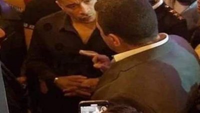 أهالي المتهمين في قضية كافي شوب حسن شاكوش يتجمعون أمام المحكمة