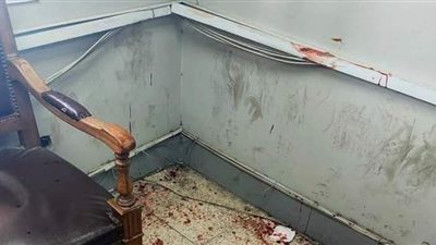 زوج يعتدي على زوجته بسلاح أبيض داخل قاعة محكمة الأسرة بالإسكندرية