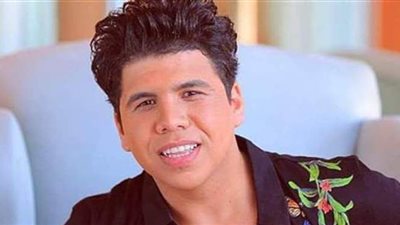 هوفر بنزين وصيانة.. عمر كمال يتحدث عن مميزات السيارة الكهربائية | فيديو