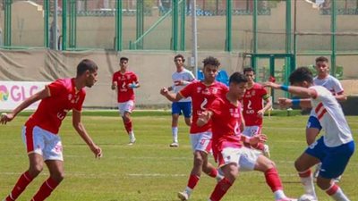 الزمالك بـ 10 لاعبين يحافظ على قمة دوري الجمهورية 2003