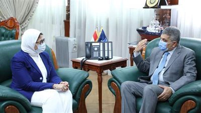 الصحة تبدأ تلقيح العاملين في هيئة قناة السويس ضد فيروس كورونا