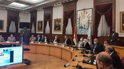 محافظ القاهرة يناقش استعداد العاصمة لشهر رمضان