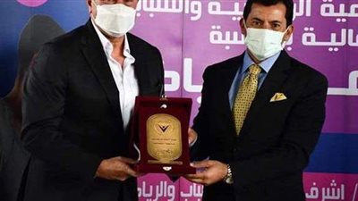 زغلول صيام يكتب: التكريم عندنا والتكريم في بلاد العرب والخواجات!!