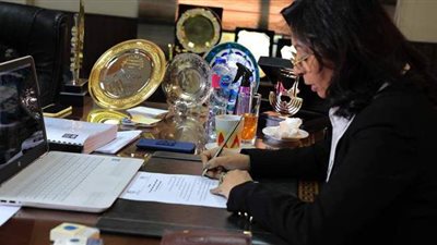 مايا مرسي تبدأ اجتماع قومي المرأة الدورى بالصمت حدادا على روح فرحة الشناوى