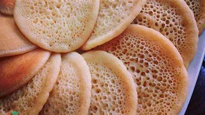 تجهيزات رمضان.. طريقة عمل عجينة القطايف