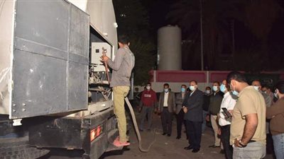 محافظ أسيوط يتابع ملء خزانات الأكسجين بمستشفي الصدر | فيديو