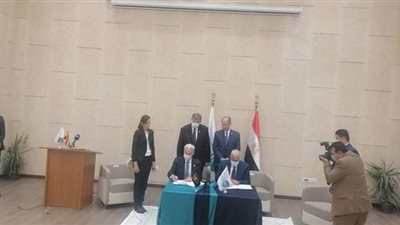 رئيس الجامعة الأمريكية من العلمين: مصر بلد أمنة وبها طاقة وعمل