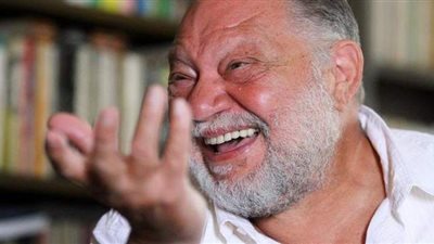 في ذكرى ميلاد المتنوع فنيا ..كيف وقع يحيى الفخراني فى حب لميس جابر؟