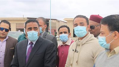 محافظ مطروح يتفقد أعمال إنشاء طريق علي حميدة الجديد | صور