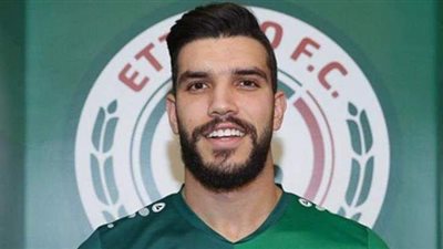 هل اقترب وليد أزارو من الانتقال إلى الزمالك؟ وكيل أعماله يجيب | فيديو