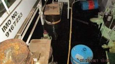 الصور الأولى للسفينة الإيرانية بعد تعرضها لهجوم في البحر الأحمر