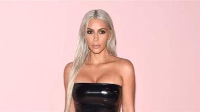 كيم كارداشيان.. نجمة تليفزيون الواقع من التعري إلى نادي المليارديرات