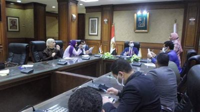 نائب محافظ سوهاج يلتقي عددا من أعضاء البرلمان