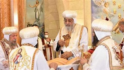 البابا تواضروس يصلي قداس اليوبيل الذهبي لكنيسة الملاك ميخائيل بالإسكندرية