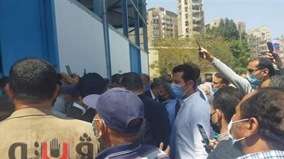 وزير النقل للعاملين بورش محطة الزقازيق: 