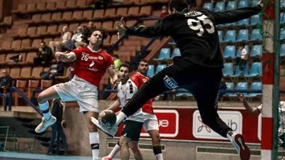 رجال يد الأهلي يواجه الأوليمبي في بطولة الدوري