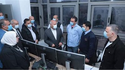 وزير النقل يعقد لقاء موسعا مع عدد كبير من السائقين وعمال السكك الحديد