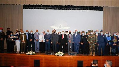 وزير الآثار يكرم جهات الدولة المشاركة بحفل المومياوات الملكية