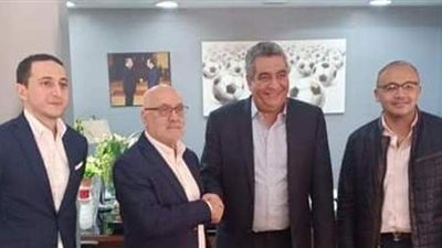 اتحاد الكرة يلتقي فينجادا لتولي مهمة المدير الفني