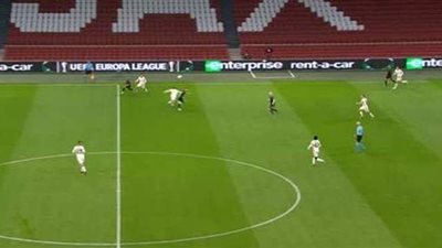 روما يخطف فوزا قاتلا على أياكس بالدوري الأوروبي