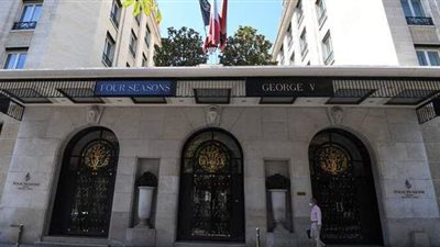 واقعة كيم كارداشيان تتكرر.. سرقة مجوهرات بمبالغ ضخمة في هجوم مسلح على فندق بباريس