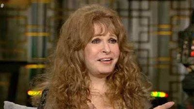 نيللي عن كوارث تصوير الفوازير: الديكور وقع عليا.. والنار مسكت في شعري | فيديو