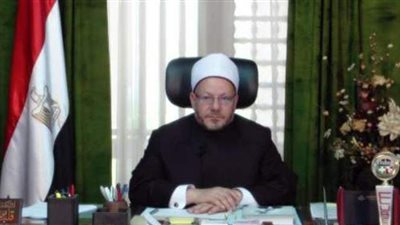 تنير البيوت.. المفتي يطالب بأداء صلاة التراويح في المنزل | فيديو