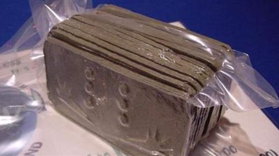 صاحبة مزاج.. إحباط تهريب حشيش وماريجوانا بحوزة راكبة بمطار القاهرة