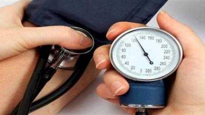 أعراض الضغط العالي.. و6 مضاعفات خطيرة عند إهمال علاجه