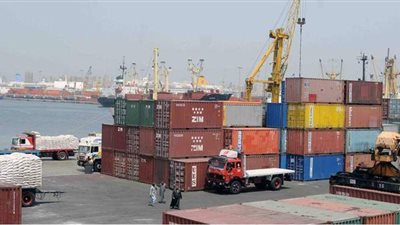 غلق بوغاز الإسكندرية لسوء الأحوال الجوية