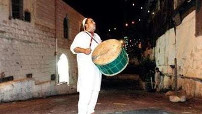 «أصحي يا نايم وحد الدايم».. بلال أول مسحراتي في التاريخ.. بن إسحاق طاف على الديار في الفسطاط.. والمصريون أول من استخدموا الطبلة