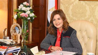 وزيرة الهجرة تتواصل مع نوران حسنين ضحية العنصرية بألمانيا