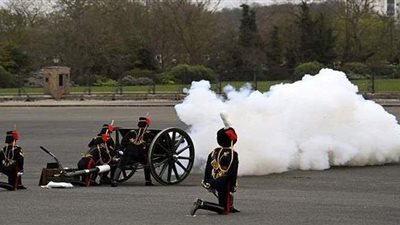 بالبارود والورود.. بريطانيا تودع الأمير فيليب