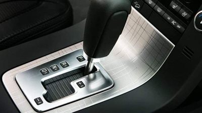 تعرف على كيفية فحص وإضافة زيت الفتيس الأوتوماتيك