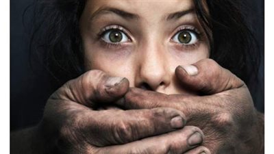 المتهم بالتحرش بطفلة الزاوية الحمراء يقر بظهوره في الفيديو