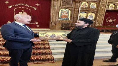 رئيس تونس يزور كاتدرائية ميلاد المسيح بالعاصمة الجديدة