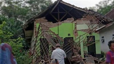 رئيس إندونيسيا يأمر بتسريع البحث عن ضحايا زلزال جاوة