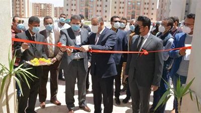 محافظ سوهاج يفتتتح 36 عمارة سكنية و10 بيوت أنوال للنسيج اليدوى