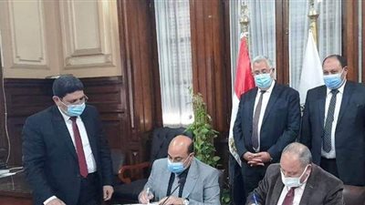 محافظ أسوان يوقع بروتوكول تعاون لتنمية الإنتاج الحيواني والسمكي