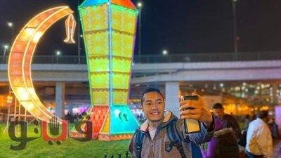بسيلفي وضحكة حلوة.. المواطنون يتجمعون حول أكبر فانوس في رمسيس | صور