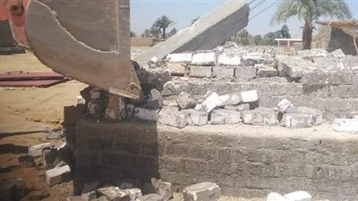 إزالة تعديات فى المهد على أراضي أملاك الدولة فى الأقصر