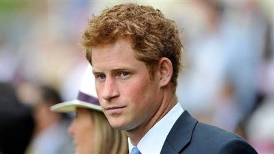 بدون زوجته.. الأمير هاري يعود إلى بريطانيا للمشاركة في جنازة جده فيليب
