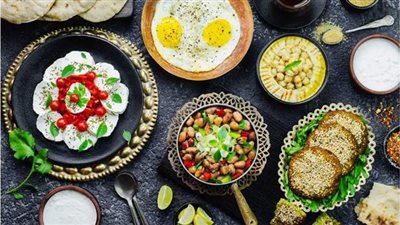 قائمة بأهم أطعمة ومشروبات مائدة أول يوم سحور