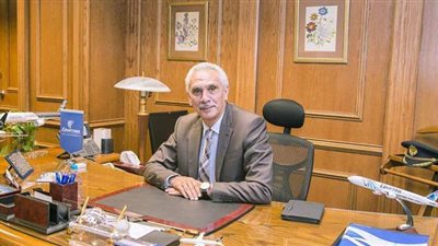 الطيار حسن منير مساعدا لرئيس مجلس إدارة القابضة لمصر للطيران