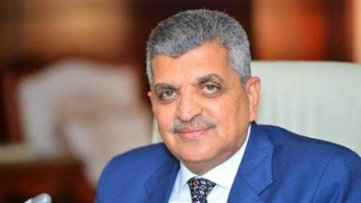 رئيس قناة السويس: نفكر في تقديم تعويضات للسفن المتضررة من أزمة الجنوح