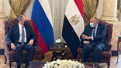 بدء جلسة المباحثات الثنائية بين وزير الخارجية ونظيره الروسى بالقاهرة
