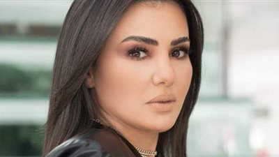 دينا فؤاد تفاجئ الجمهور في 