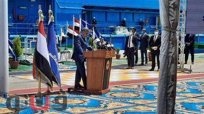 الفريق أسامة ربيع يدشن الكراكة مهاب مميش من الإسماعيلية | صور